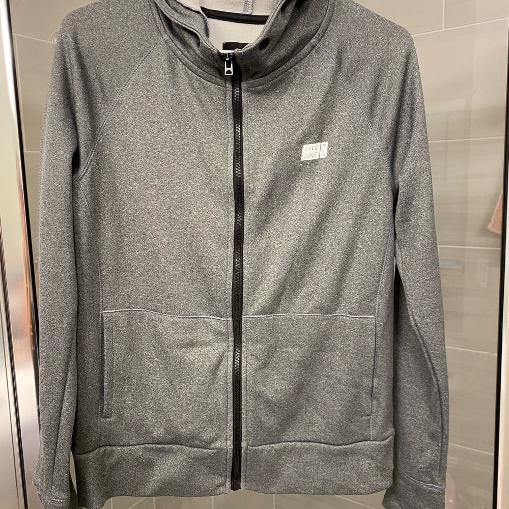 Live and dream running jacket.